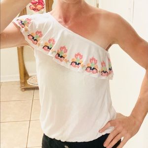 Red Camel Off the shoulder blouse